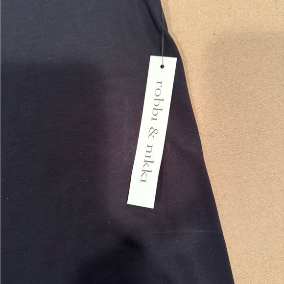 Robb & Nikki Black Top with Ruffles - Size XSmall - NWT - Picture 7 of 9